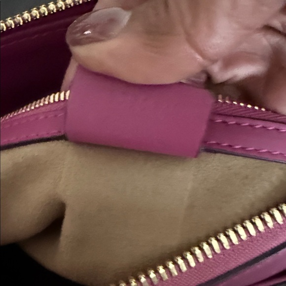 Gucci Beige and Pink Satchel with Red Accents - Picture 10 of 11